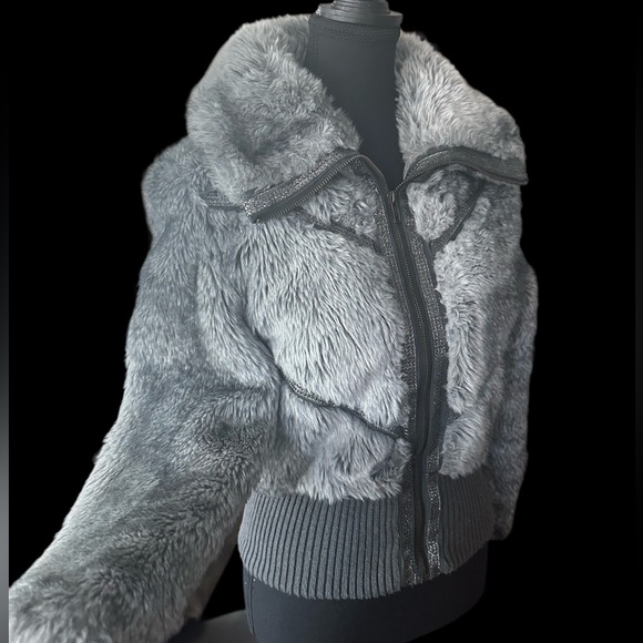 Early 2000s faux fur Chevron bomber - Picture 2 of 5